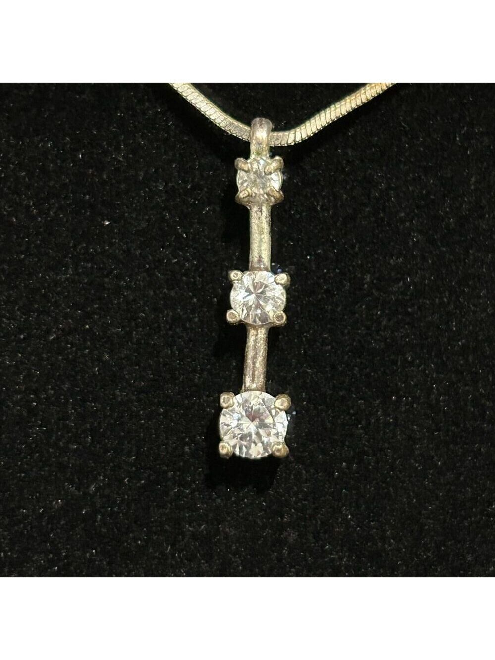 Vicky Jousan womans necklace - Picture 2 of 2